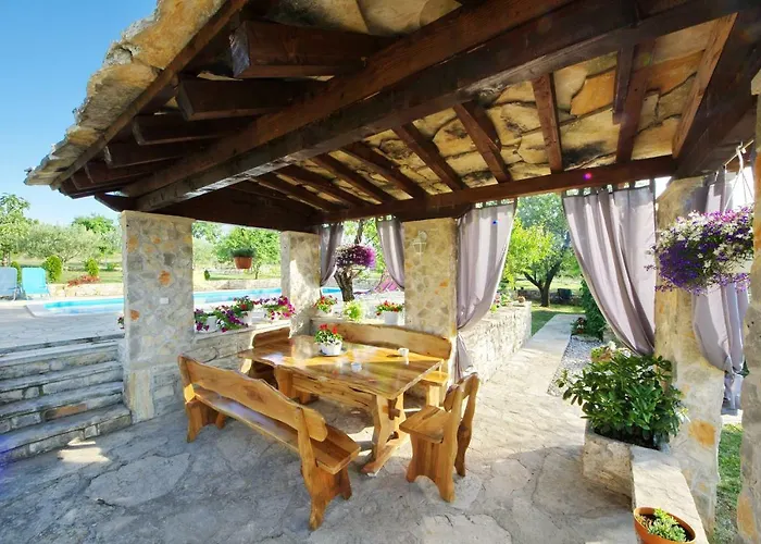 Pavlovi Dvori Vikendica *