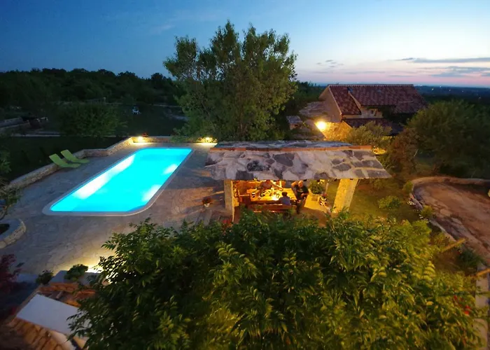 Vikendica Pavlovi Dvori *