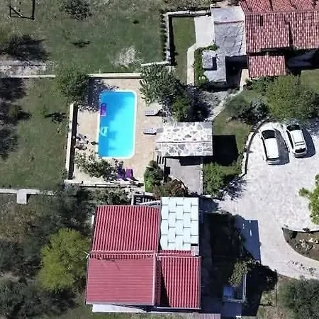 Pavlovi Dvori * Smilcic