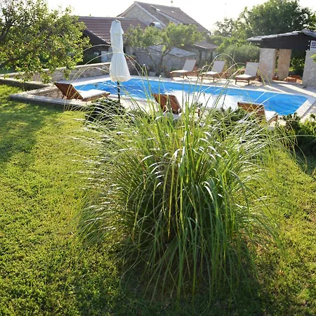 Pavlovi Dvori Prázdninový dům