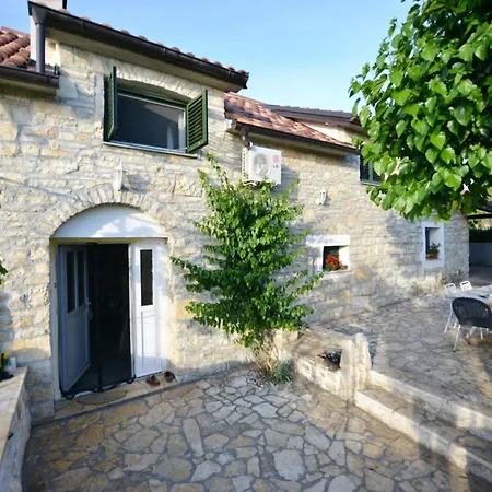 Pavlovi Dvori Prázdninový dům *