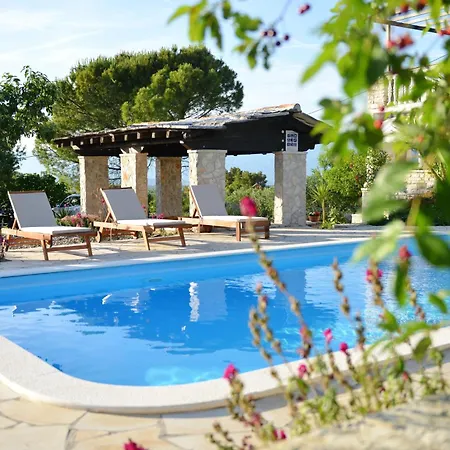 Pavlovi Dvori Prázdninový dům Smilcic