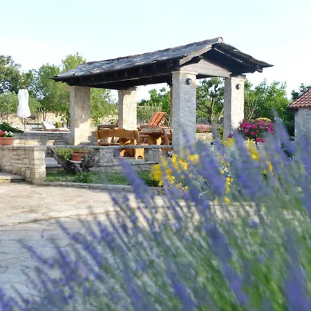 Pavlovi Dvori Prázdninový dům