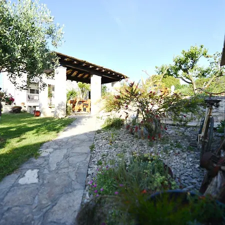 Pavlovi Dvori Prázdninový dům Smilcic