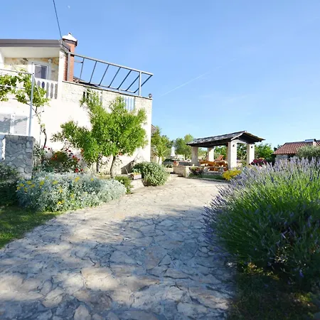 Pavlovi Dvori Hébergement de vacances Smilcic