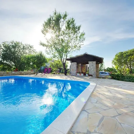 Pavlovi Dvori Hébergement de vacances *