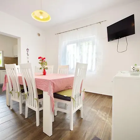 Pavlovi Dvori Prázdninový dům